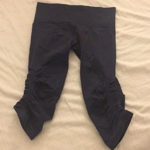 Lulu lemon cropped workout pants